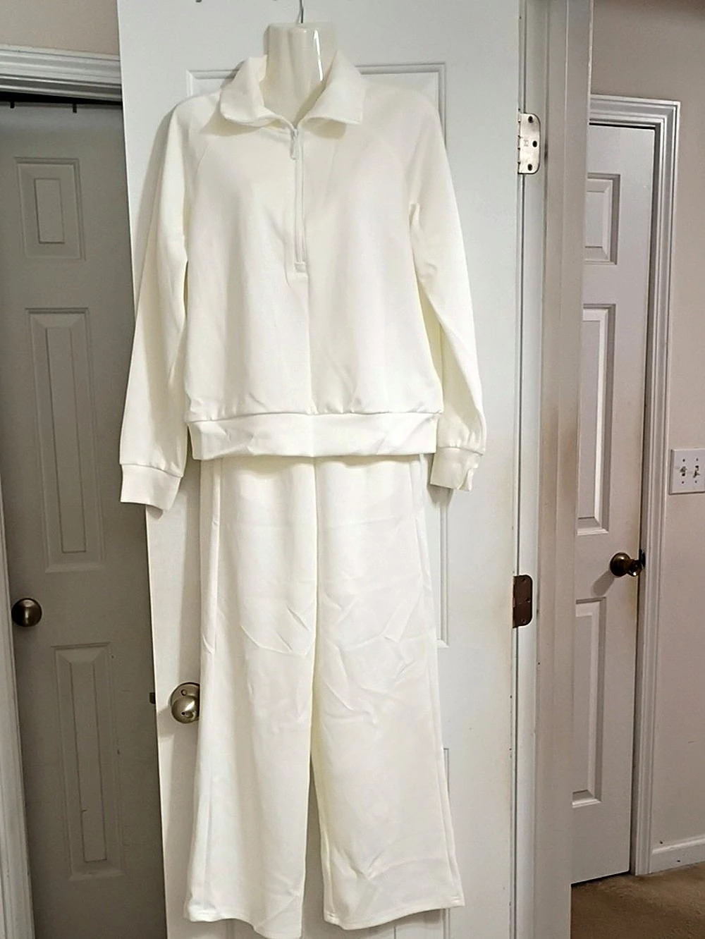 PrettyGarden White Track Set Size Small Like New